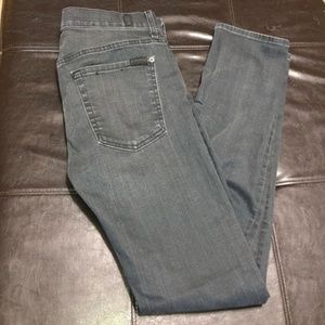 NEW LISTING Men’s Seven for all mankind